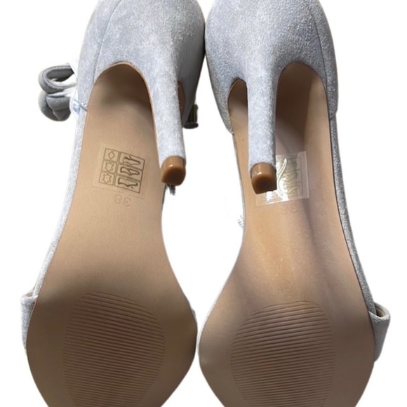 The Mode Collective Mink Sandal in Oyster Suede Size 36 (6) - Picture 8 of 16